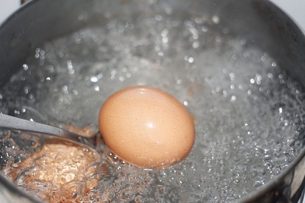 Không nấu trứng quá kỹ