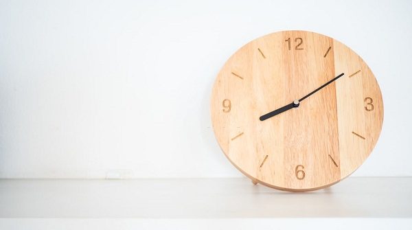 Đồng hồ treo tường gỗ
