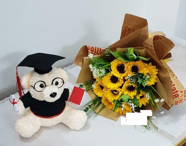 Hoa hướng dương trang trí lễ tốt nghiệp