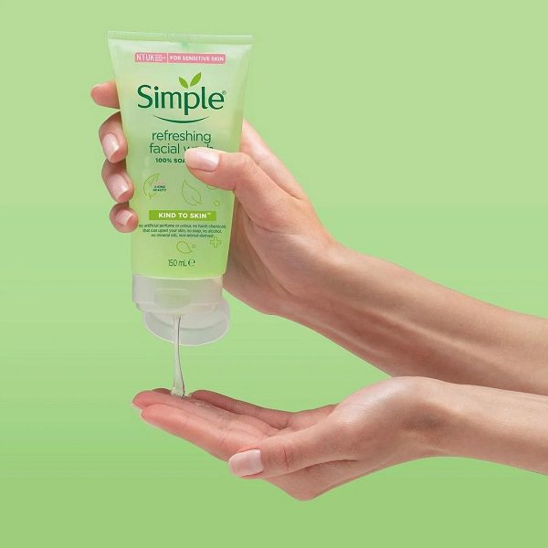 Review Sữa Rửa Mặt Simple Skin To Skin Vital Vitamin Foaming Cleanser