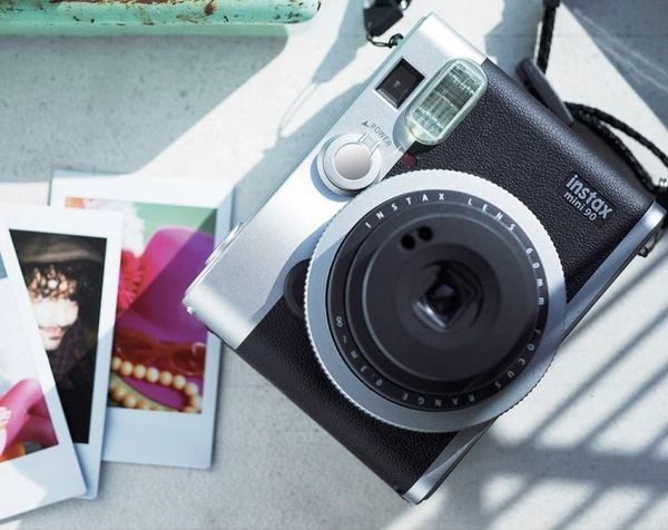 Máy Ảnh Chụp Hình Lấy Liền Fujifilm Instax Mini 90 Neo Classic Ưu Điểm